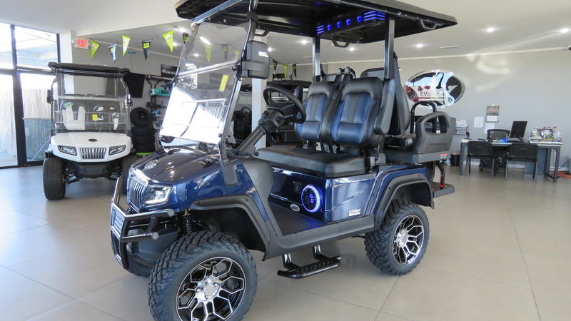 Side view of Evolution D5 Maverick 2+2 Plus 2025 electric golf cart