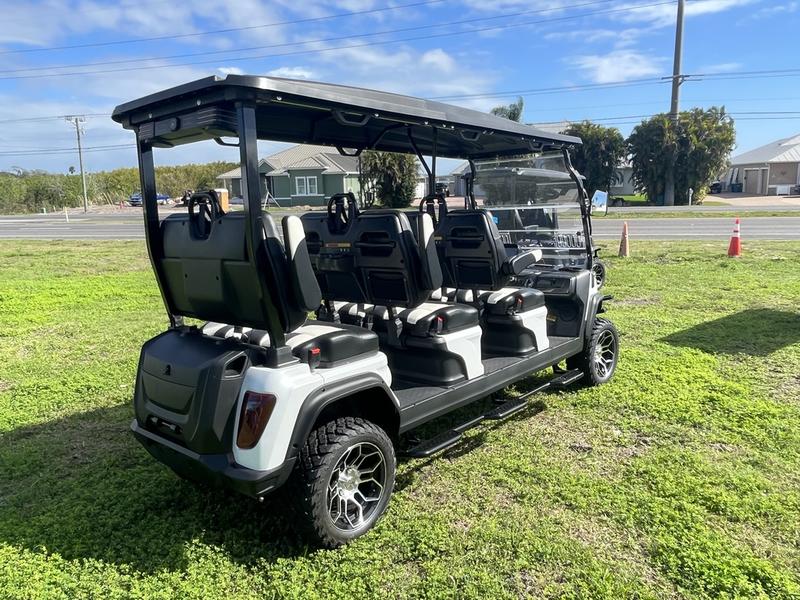 Luxury design of 2025 Evolution D5-Maverick 6 Plus Texas White six-passenger golf cart